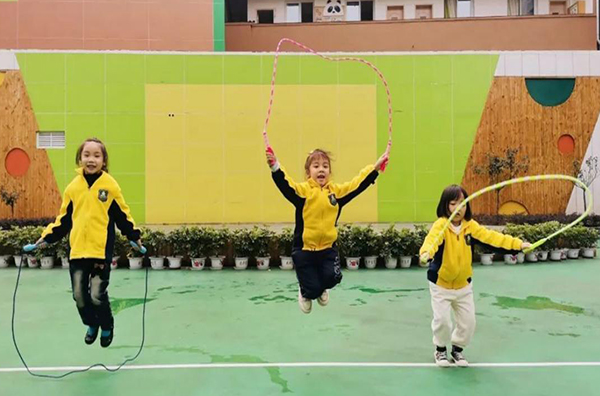 鼓樓幼兒園開展第四屆體育運動月活動